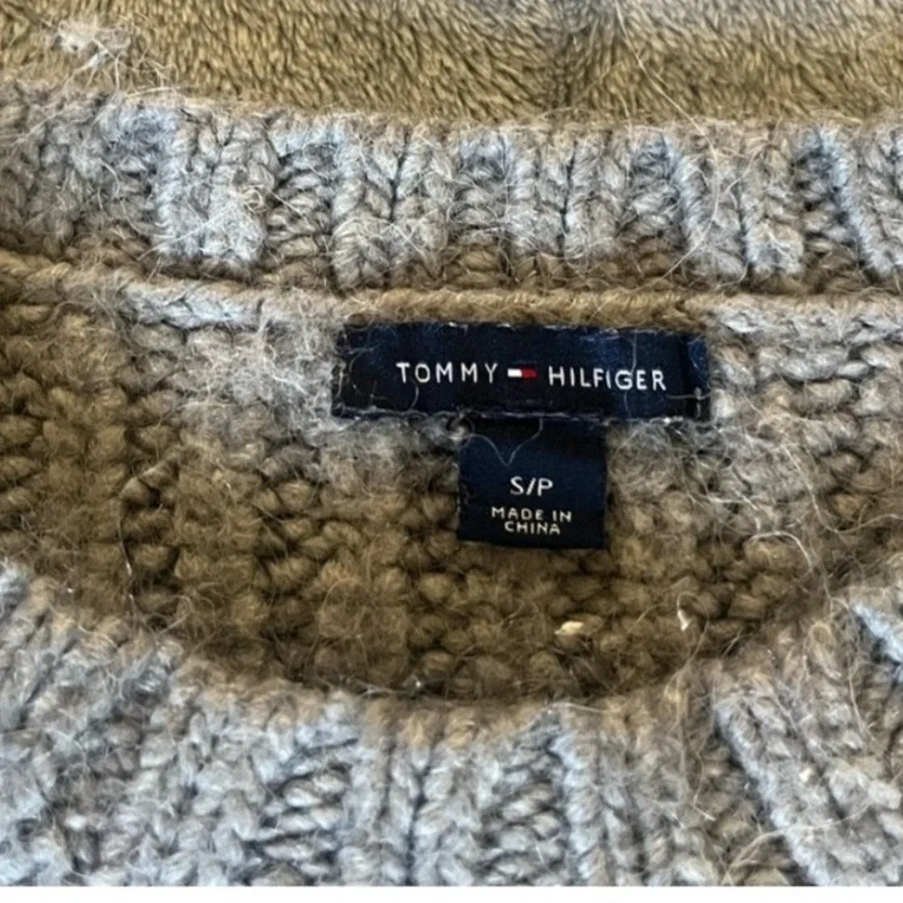 Tommy Hilfger Womens Small Chunky Knit Warm Grey Sweater Crew Neck